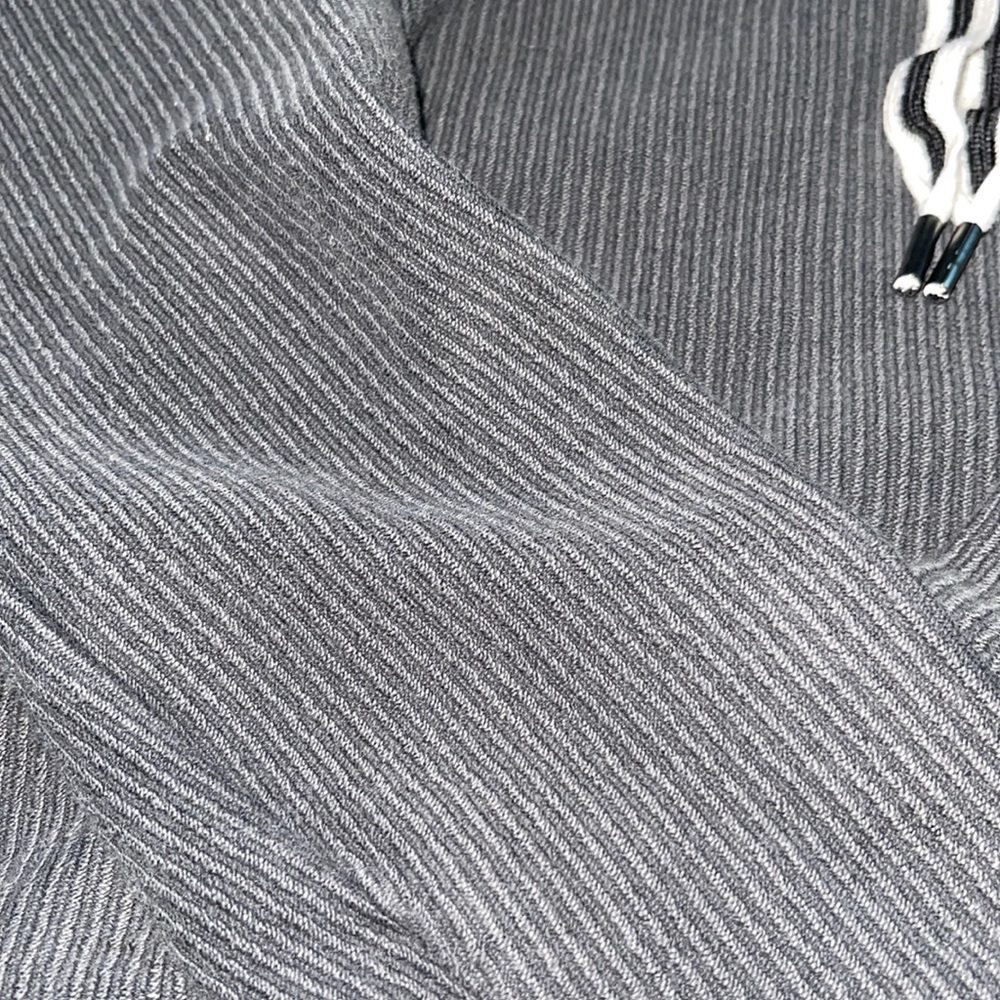 Cropped sweater - Picture 2 of 2